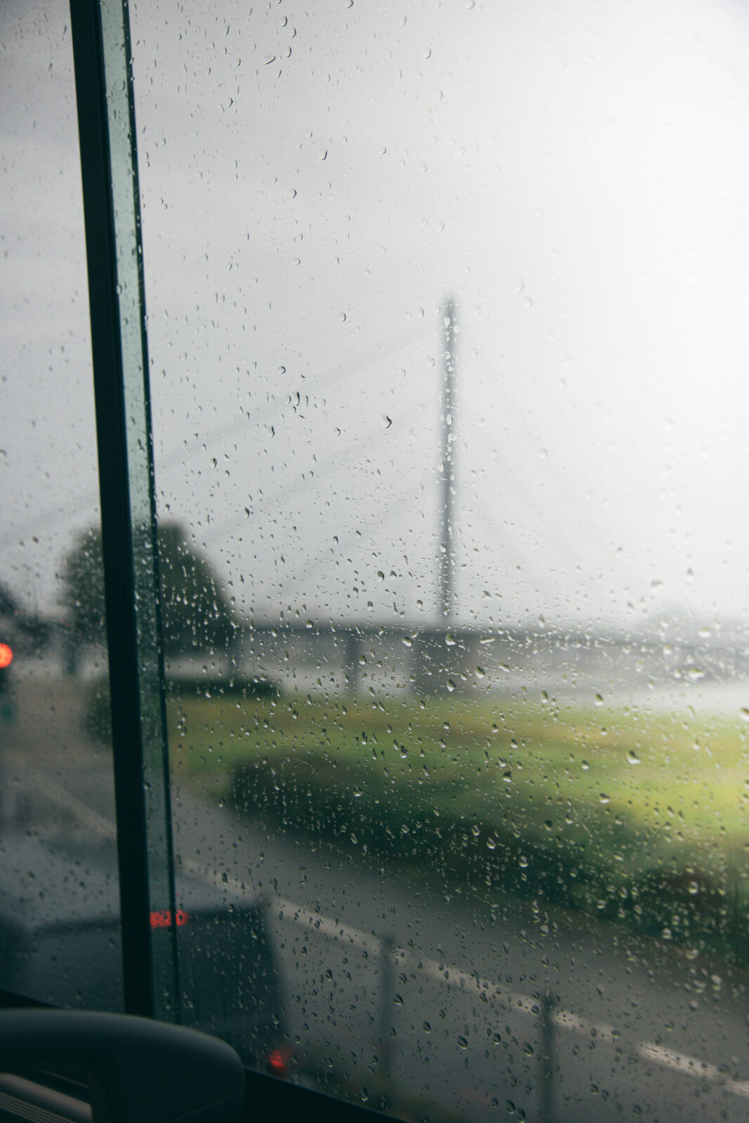 Hopp On Hopp Off Düsseldorf Sightseeing bei Regen Städtereise